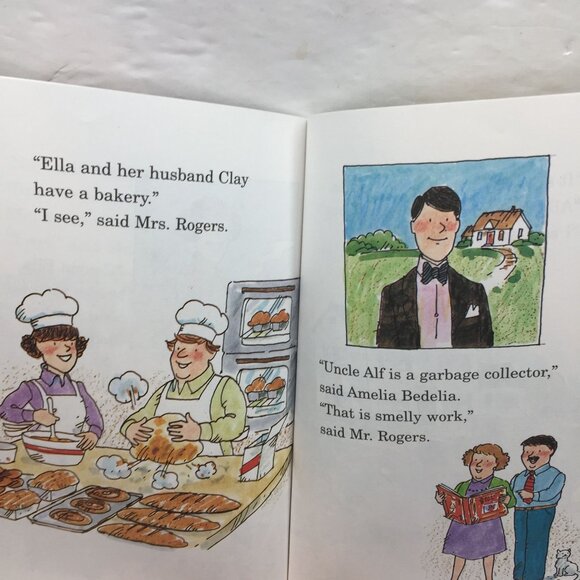 Vintage Lot 2 Kids Books Amelia Bedelia's Family Album Frog And Toad Are Friends - Picture 5 of 13